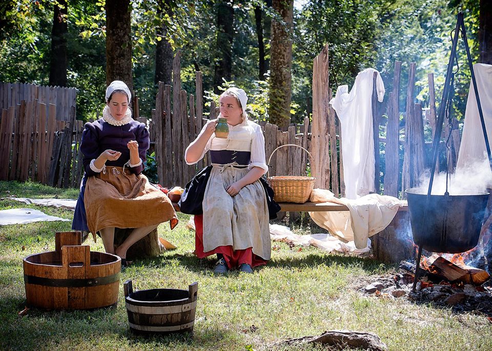 17th Century Women Doing Laundry
